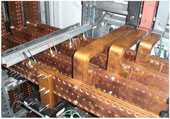 Sử dụng các linh kiện bằng đồng trong tủ bảng điện